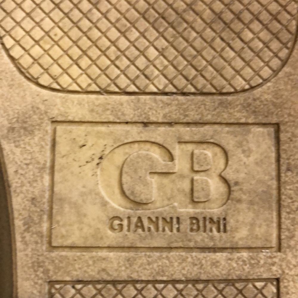 Gianni Bini Leather Shoes - Picture 9 of 10